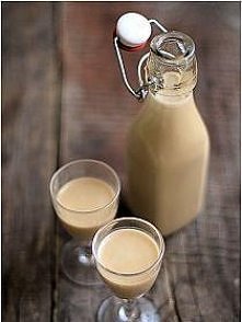 Irish cream...Likier Irish cream

 200ml kremówki
 400ml mleka skondensowaneg...