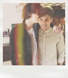 Harry Styles & Louis Tomlinson = Larry ♥