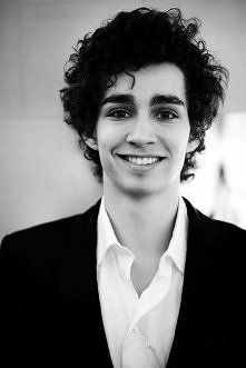 Robert Sheehan