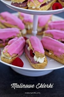 Składniki na ciasto:

1 szklanka wody (250 ml)
125 g masła 
1 szklanka mąki p...