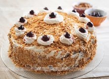 Tort z orzechami na biszkopcie