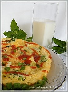 Puszysty omlet z brokułami