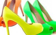 Neonki : P