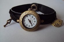 zegarek vintage z zawieszkami