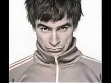 Fisz - Sznurowadła

Tęsknię, choć wiem nie powinienem,
Zostałem sam jak stoję z rozsznurowanymi butami
Mam pełen słoik słonych wspomnień o Tobie, o Tobie...
Pełen słoik wspomnie...