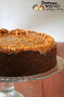 Sernik z karmelem i orzecha...