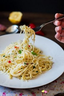 LINGUINE AGLIO, OLIO E PEPERONCIN