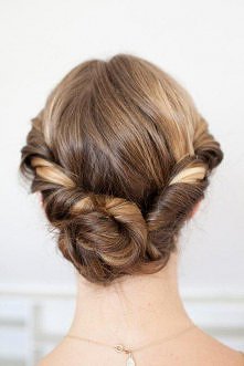prosta i elegancka fryzura