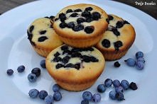 MUFFINKI Z JAGODAMI.

Skład...