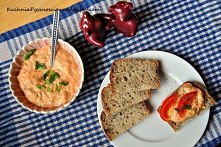 pasta na kanapki z pieczonej papryki