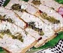 Pieczeń drobiowa z fetą i brokułem