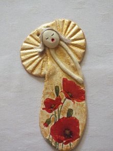 anioł z konopkowymi włoskami.
więcej na moim blogu :)