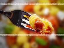 Kolanka z sosem pomidorowym