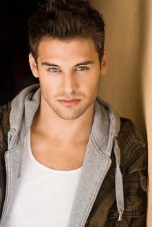 Ryan Guzman ♥