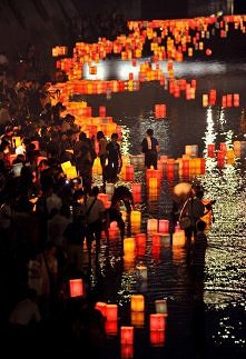 #floating_lanterns in #Hiroshima, #Japan