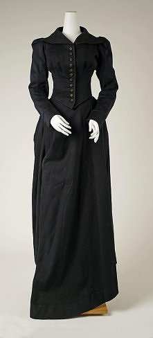 1893-1895. Strój jeździecki.