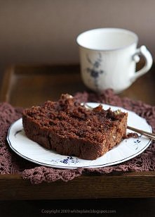 Polecam, jest naprawdę pyszne.

Keks bananowo-czekoladowy
Chocolate banana loaf

Czas przygotowania: 1,5 h, Ilość porcji: 10

100 g rodzynek
75 ml whisky
150 g mąki pszennej
25 ...