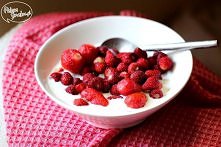 Jogurt + poziomki!