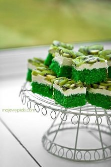 Ciasto cytrynowe z kremem i kiwi