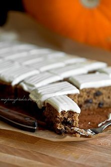 Dyniowa krajanka z rodzynkami z mąki orkiszowej