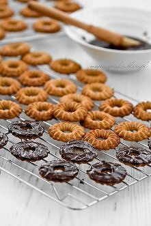 Orzechowe ciasteczka z czekoladą (z maszynki)