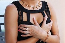 Propozycja dla odważnych: Mała czarna, koronka, kolce, złoto, krzyże = hardcore yeahhh;) 
 Biżuterie znajdziesz w naszym sklepie internetowym glam-shop.eu