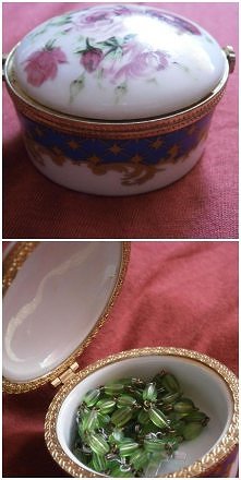 Pudełeczko w starym stylu wykorzystałam na różaniec ;)