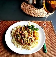 fettuccine w sosie śmietanowo-porowym z kurkami

przepis po kliknięciu w zdjęcie