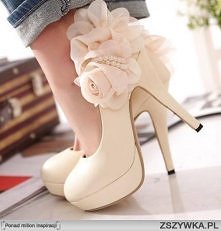 kremowe szpilki z dodatkiem