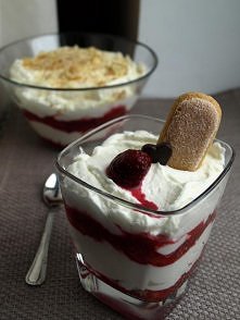 .Owocowe tiramisu.

*PRZEPIS > wystarczy kliknąć na zdjęcie :)