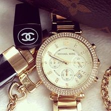 uwielbiam zegarki :D