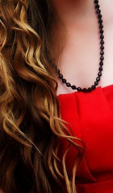 Blond loki + czerwona sukienka :)