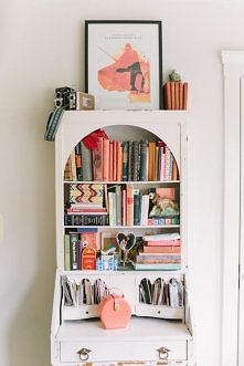 pomysl na ciekawy  biały  regał .
aksnaimro.blogspot.com