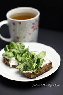 Zdrowe Śniadanie.
Śniadanie to jeden z najważniejszych posiłków.Co powinno się jeść na śniadanie gdy jesteś na diecie?
Najlepiej ciemne pieczywo. Pamiętajcie im chleb ciemniejsz...