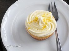 lemon cupcakes.