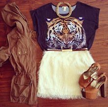 ostatnio wariuję dla takich spódniczek! :D