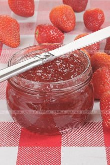 Dżem truskawkowy z rabarbarem