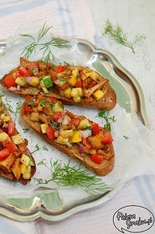 Bruschetta z kurkami i kolo...