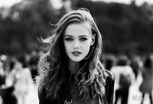 Piękna Frida Gustavsson &lt...