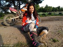 wcześniej nie publikowana fotka ^_^ tym razem czekam na opinie czy dziewczyni...