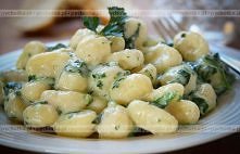 Kluski szpinakowe z serem