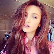 Kristina Romanova
Z teledy...