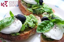 Bruschetta z bobem i mozzarellą