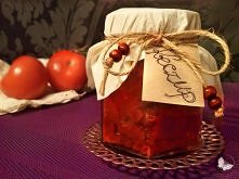 To właśnie te zbierane w sezonie pomidory umieszczane są w puszkach, dzięki temu zamknięte jest w nich letnie słońce :)