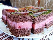 Ciasto z truskawkami i pianką jogurtową