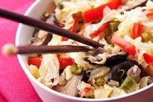 Kurczak w sosie kokosowym

1 i 1/2 kg udek kurczaka

2 łyżeczki świeżo startego imbiru
2 łyżeczki czosnku przeciśniętego przez praskę
1 i 1/2 łyżeczki mąki pszennej
1/2 łyżeczki...