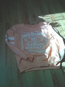 pastelowy kolor ;p i Jack Daniel's....