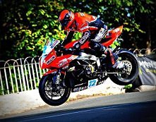 bo życie jest po to żeby latać na moto ^^