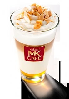 Latte z miodem i bitą śmietaną