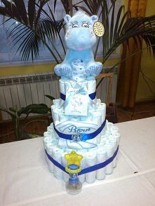 Tort z pieluszek dla Kubusia.